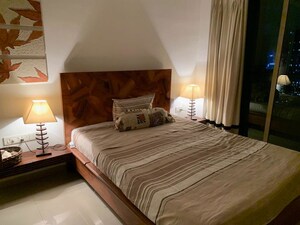 Bedroom in 2.5 BHK Apartment at Oberoi Realty Splendor, Andheri East – for Rent