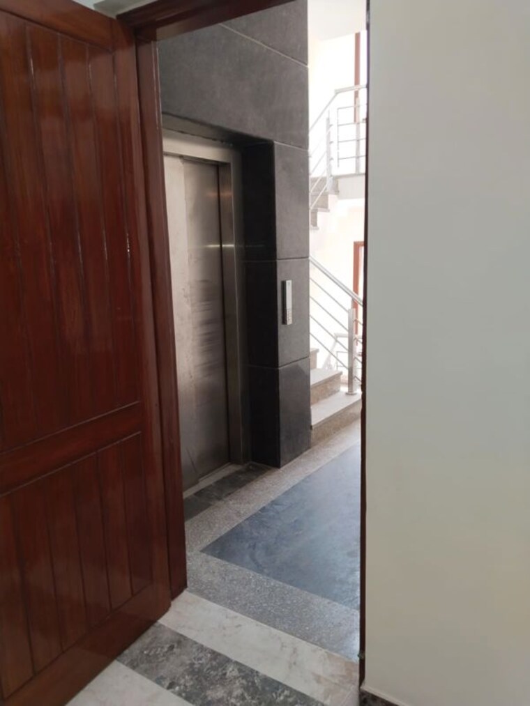 Room, sector 44 3 Bedroom 2700 Sq.Ft. Builder Floor In Sector 44 Noida 10143989