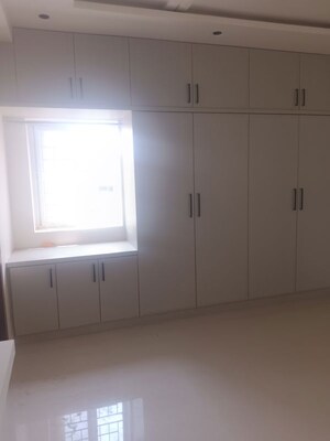 Room in 3 BHK Apartment at Kokapet – for Rent