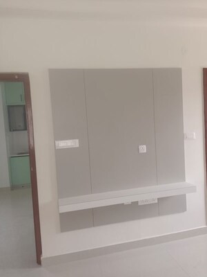 Furnished Amenities in 3 BHK Apartment at Kokapet – for Rent