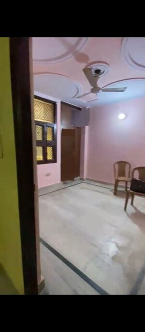 Room in 2 BHK Builder Floor at Main Sagarpur – for Rent