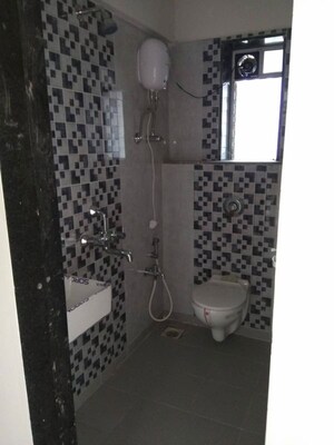 Bathroom in 1.5 BHK Apartment at Andheri West – for Rent