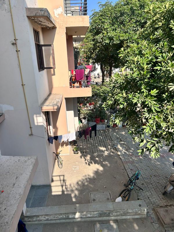 2 BHK Builder Floor For Rent in Wave Floors