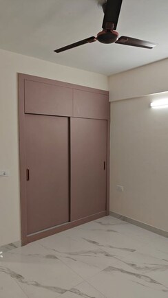 2 BHK Apartment For Rent in Shree Vardhman Green Court