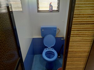 Bathroom in 1 BHK Apartment at Nagari Niwara CHS, Goregaon East – for Rent