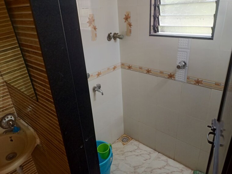 Bathroom, nagari-niwara-chs 1 Bedroom 480 Sq.Ft. Apartment In Goregaon East Mumbai 10144088