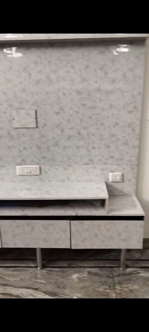 Furnished Amenities in 2 BHK Builder Floor at Gyan Khand ii – for Sale