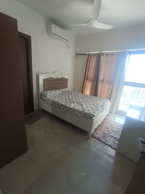 Bedroom in 2 BHK Apartment at Sheth Auris Bliss, Malad West – for Rent