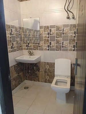 Master Bedroom in 2 BHK Builder Floor at Vasundhara Sector 17 – for Sale