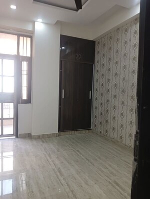 Room in 2 BHK Builder Floor at Vasundhara Sector 17 – for Sale