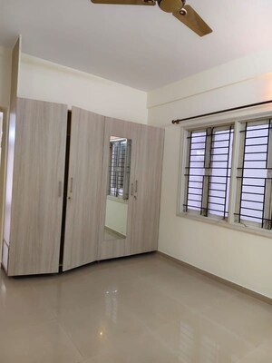 Room in 2 BHK Apartment at Halasuru – for Rent