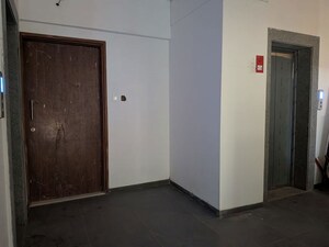 Room in 2 BHK Apartment at Jain Shree Pandurang Gore Complex, Goregaon East – for Rent