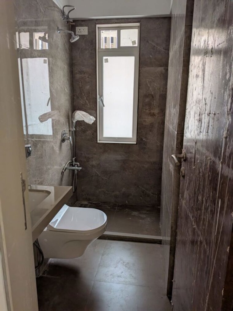 Bathroom, jain-shree-pandurang-gore-complex 2 Bedroom 980 Sq.Ft. Apartment In Goregaon East Mumbai 10144151