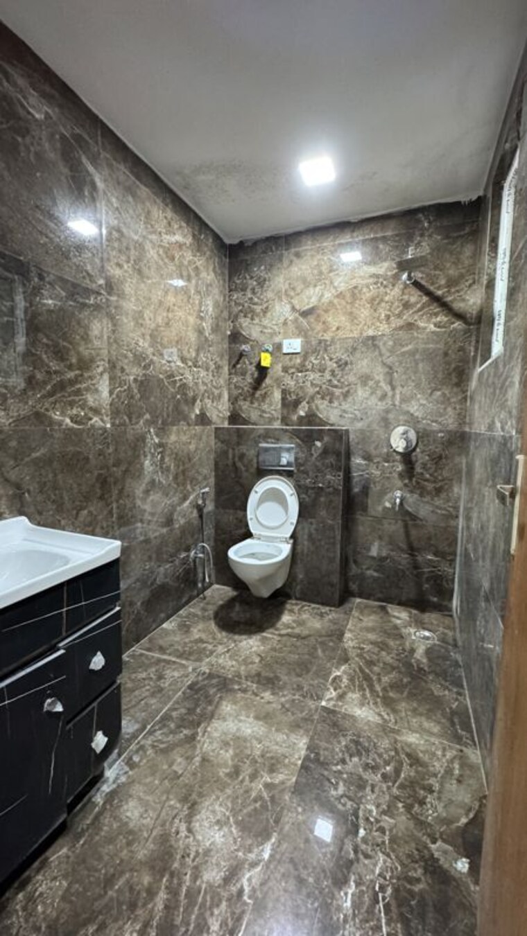 Bathroom, risland-sky-mansion 3 Bedroom 1250 Sq.Ft. Apartment In Chattarpur Delhi 10144150