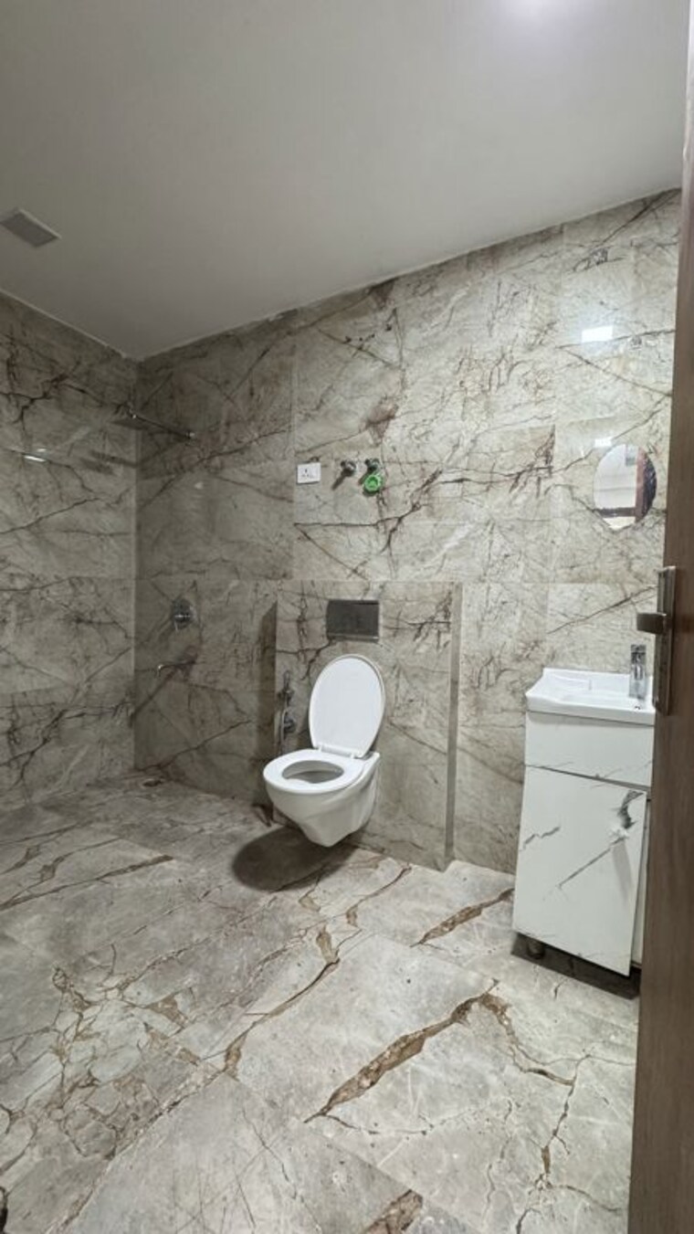 Bathroom, risland-sky-mansion 3 Bedroom 1250 Sq.Ft. Apartment In Chattarpur Delhi 10144150