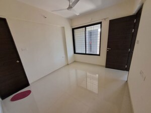 Room in 1.5 BHK Apartment at Kalpataru Exquisite Sierra, Wakad – for Rent
