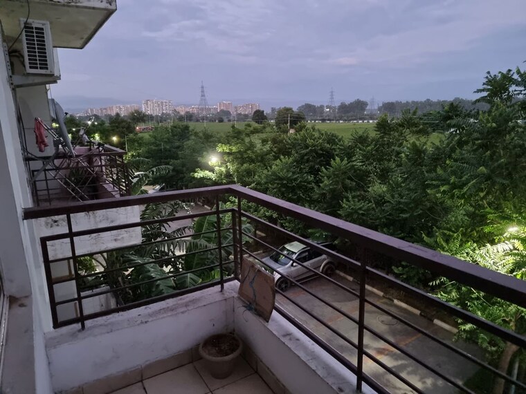 Balcony, nk-sharma-savitry-greens-2 2 Bedroom 956 Sq.Ft. Builder Floor In Ghazipur Zirakpur 10144160