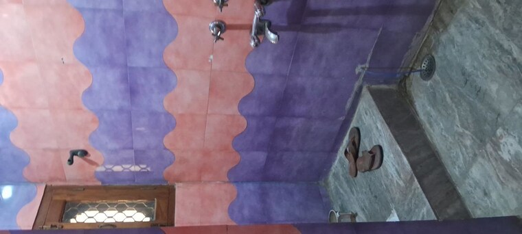Attached Bathroom, sarita vihar 2 Bedroom 900 Sq.Ft. Apartment In Sarita Vihar Delhi 10144161