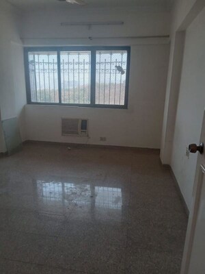 Room in 2 BHK Apartment at Velentine Tower, Goregaon East – for Rent