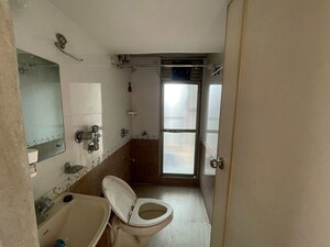 Bathroom in 4 BHK Apartment at Kohinoor City Phase I, Kurla – for Rent