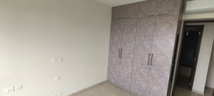 Room in 3 BHK Apartment at Kalpataru Magnus, Bandra East – for Rent