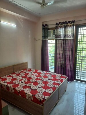 Bedroom in 2 BHK Builder Floor at Sector 45 – for Rent