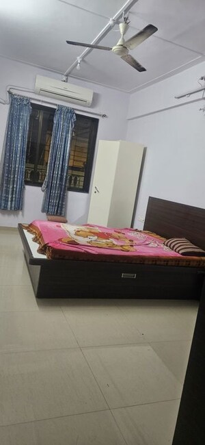 Bedroom in 2 BHK Apartment at Kakad Estate Worli, Worli – for Rent