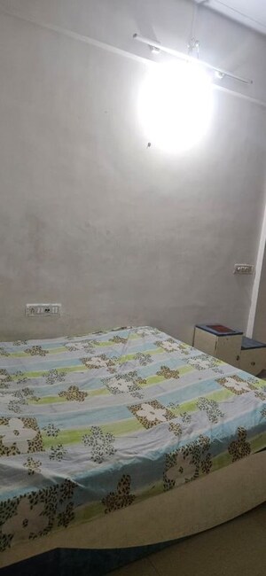 Room in 2 BHK Apartment at Kakad Estate Worli, Worli – for Rent