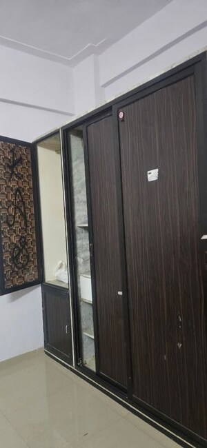 Furnished Amenities in 2 BHK Apartment at Kakad Estate Worli, Worli – for Rent