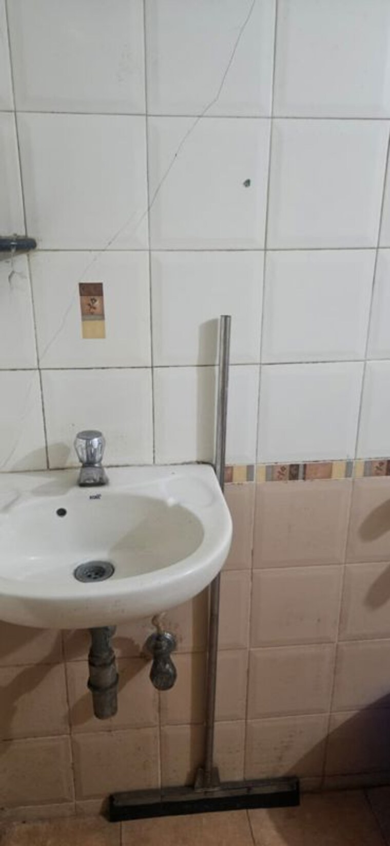 Bathroom, kakad-estate-worli 2 Bedroom 1000 Sq.Ft. Apartment In Worli Mumbai 10144205