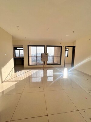 2.5 BHK Apartment For Sale in Chandak 34 Park Estate, Goregaon West