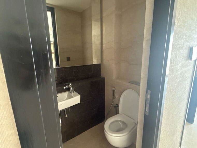 Bathroom, lodha-the-park 3 Bedroom 1090 Sq.Ft. Apartment In Worli Mumbai 10144228