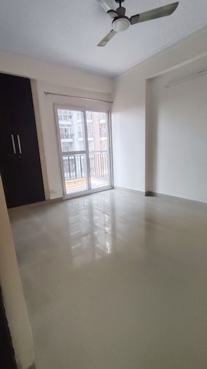 Room in 3 BHK Apartment at Saviour Park, Mohan Nagar – for Sale