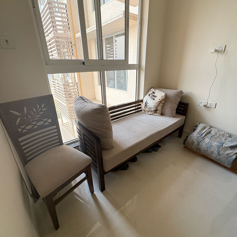 1.5 BHK + Extra Room Apartment For Rent in Sheth Avante