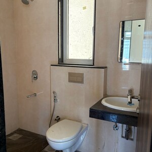 Bathroom in 1.5 BHK Apartment at Sheth Avante, Mumbai Central Suburbs – for Rent