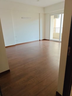 3 BHK + Servant Room Apartment For Sale in Dasnac Burj