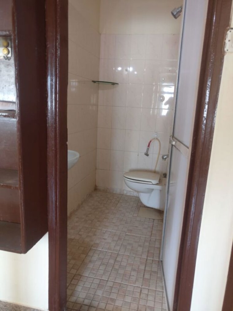 Bathroom, velentine-tower 2 Bedroom 1000 Sq.Ft. Apartment In Goregaon East Mumbai 10144321