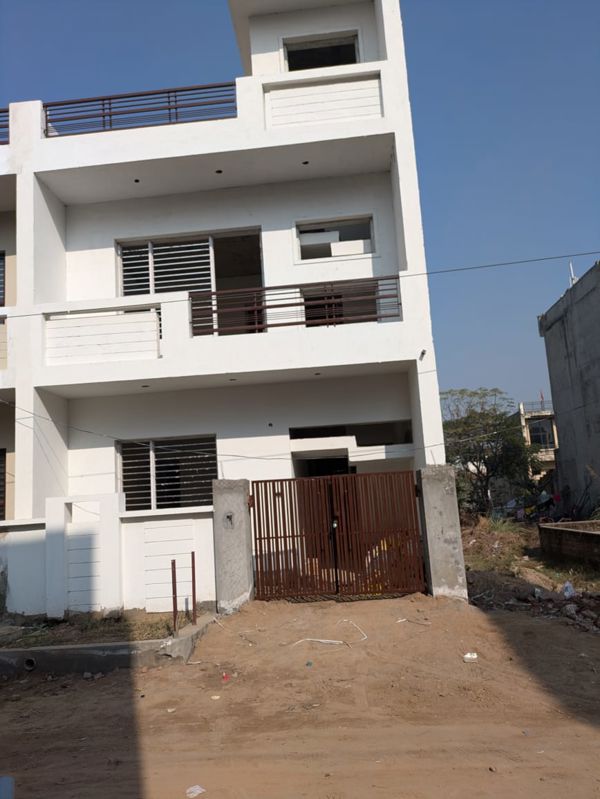 4 BHK + Extra Room Independent House For Sale in MS Enclave Zirakpur