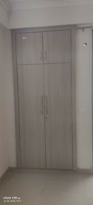 Furnished Amenities in 3 BHK Apartment at Amrapali Golf Homes, Sector 4 Greater Noida – for Rent