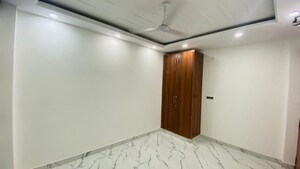 Bedroom in 3 BHK Builder Floor at Govindpuri – for Rent