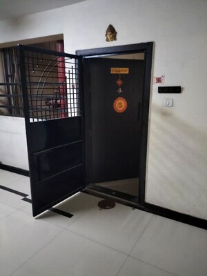 Room in 2 BHK Apartment at Mantra Majestica, Hadapsar – for Sale