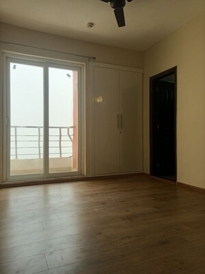 Room in 3 BHK Apartment at Lotus Panache, Sector 110 – for Rent