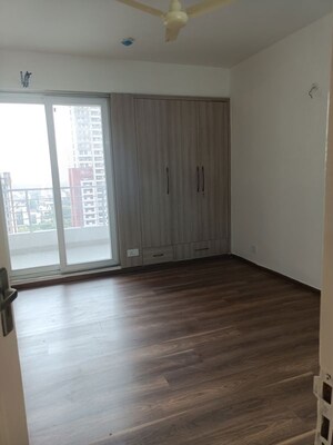 Room in 4 BHK Apartment at 3C Lotus Panache, Sector 110 – for Rent