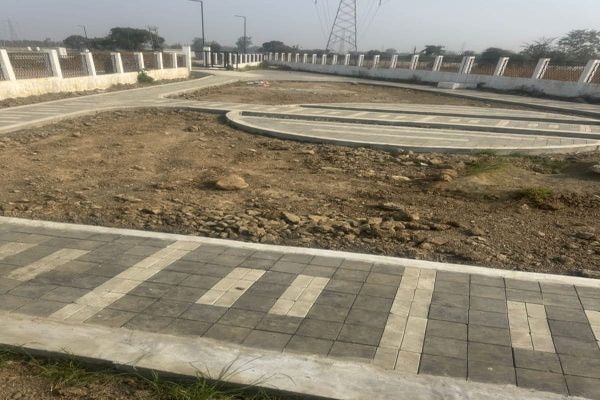 Plot For Sale in Tarodi