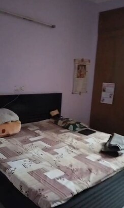 2 BHK + Study Room Builder Floor For Rent in Sector 21