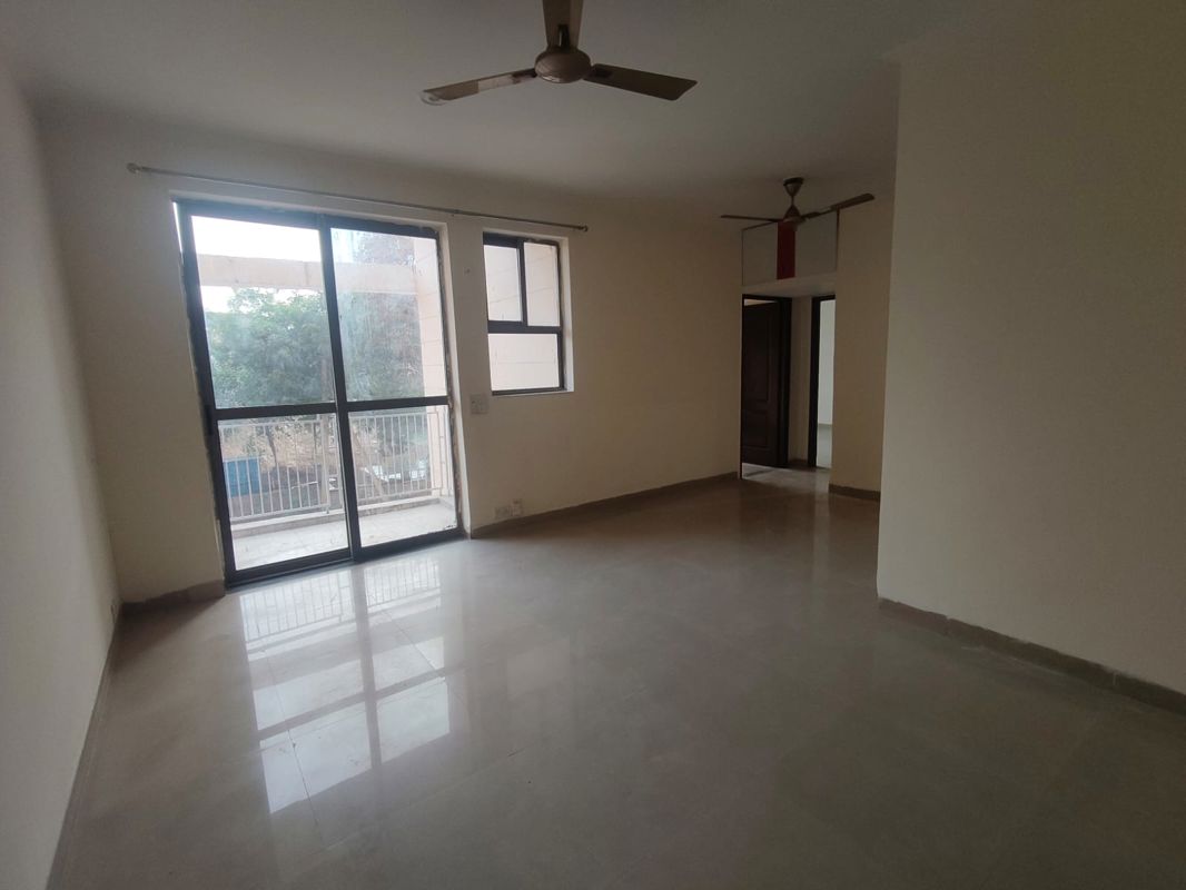 2 BHK + Pooja Room Apartment For Rent in Unitech Uniworld Gardens 2