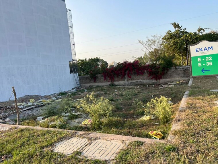 Garden, paras-ekam-homes  128 Sq.Yd. Plot In Sohna Sector 5 Gurgaon 10144400