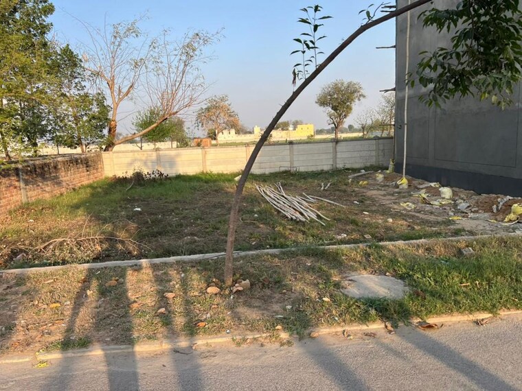 Garden, paras-ekam-homes  128 Sq.Yd. Plot In Sohna Sector 5 Gurgaon 10144400
