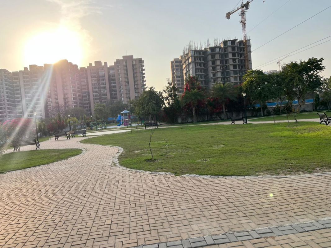 Plot For Sale in Paras Ekam Homes