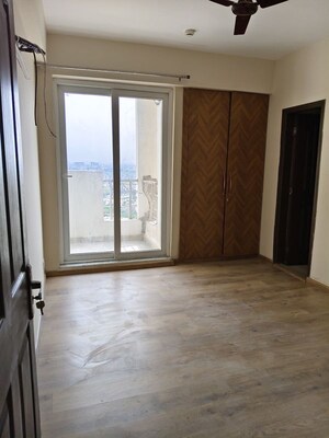 Room in 3 BHK Apartment at Lotus Panache, Sector 110 – for Rent